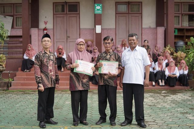 Gambar Memperingati Hari Guru Nasional Tahun 2025/2026